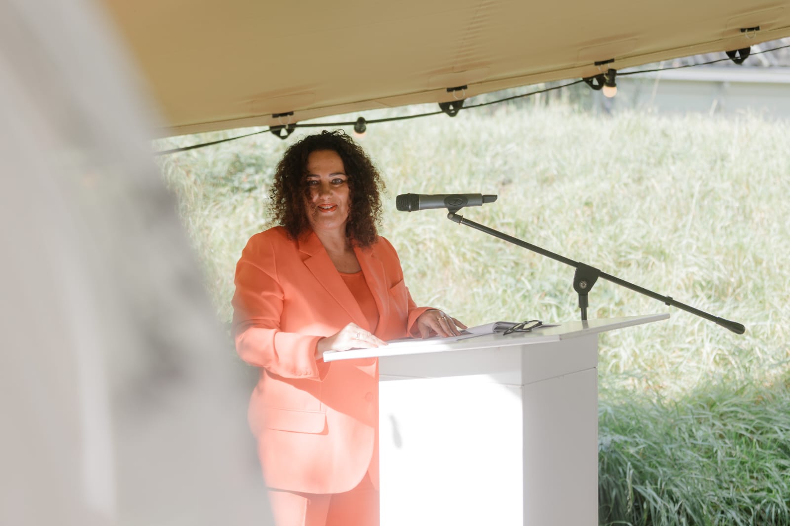 Rachida tijdens een trouwceremonie